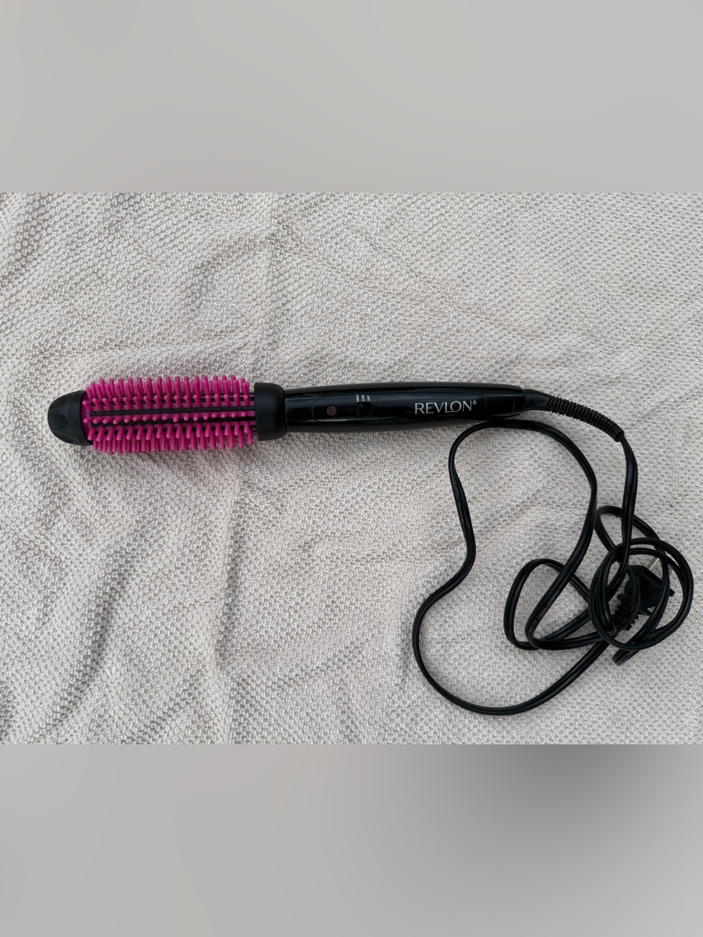 Revlon Volumizing Hot Round Brush in Black and Pink
